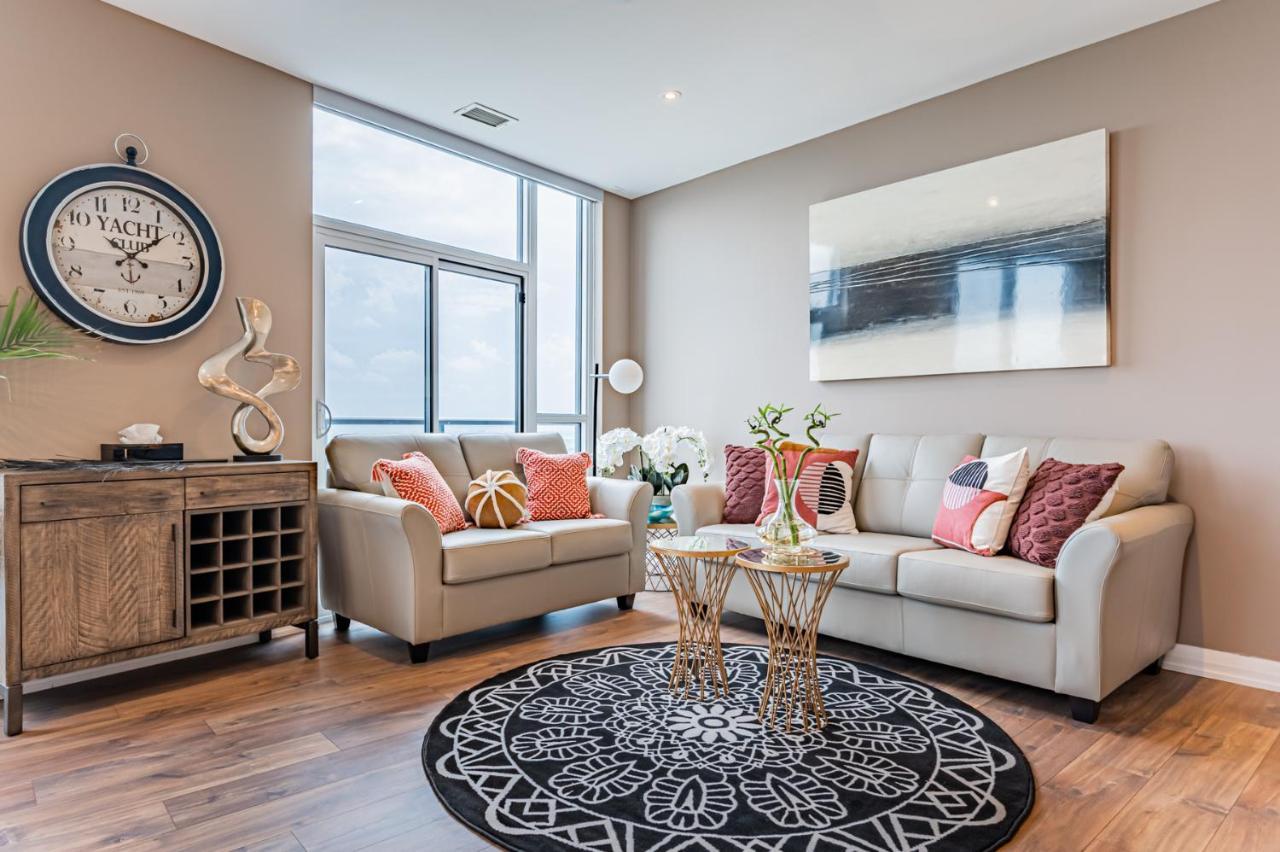Amazing 3 Bed 4 Bath Penthouse With Roof Top Terrace Close To Airport 미시소거 외부 사진