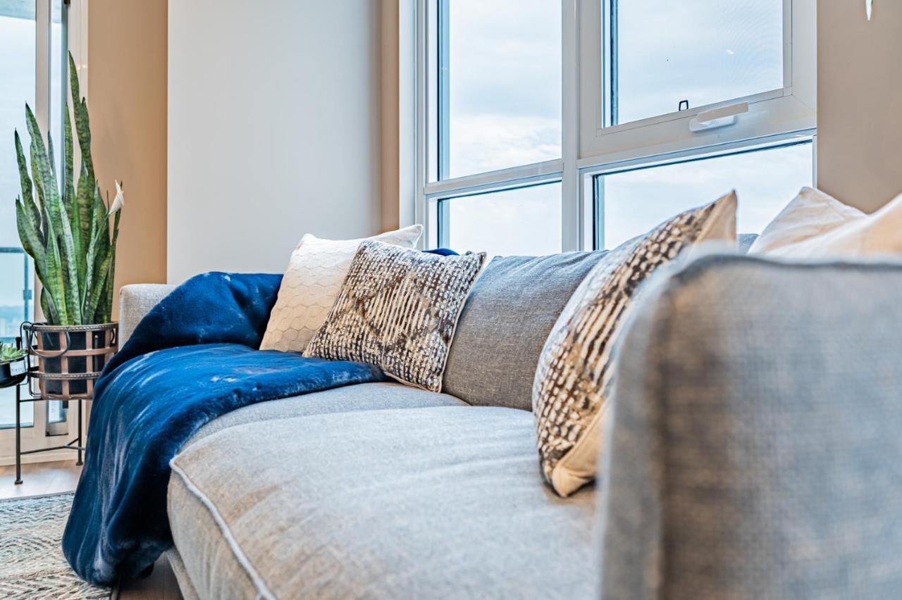 Amazing 3 Bed 4 Bath Penthouse With Roof Top Terrace Close To Airport 미시소거 외부 사진