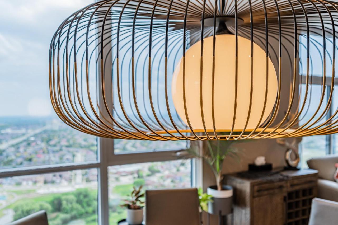 Amazing 3 Bed 4 Bath Penthouse With Roof Top Terrace Close To Airport 미시소거 외부 사진
